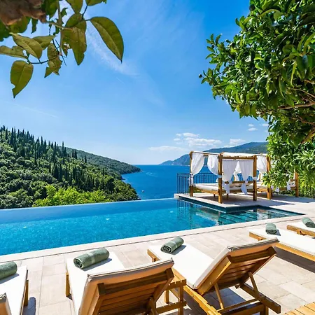 Beautiful In With Jacuzzi Holiday home *
